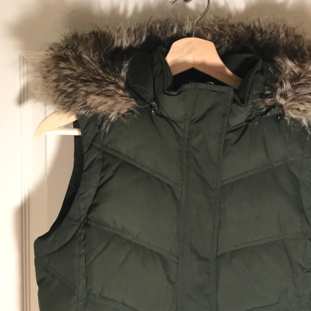 Gap Dark Green Puffer Vest